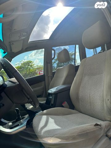 טויוטה לנד קרוזר