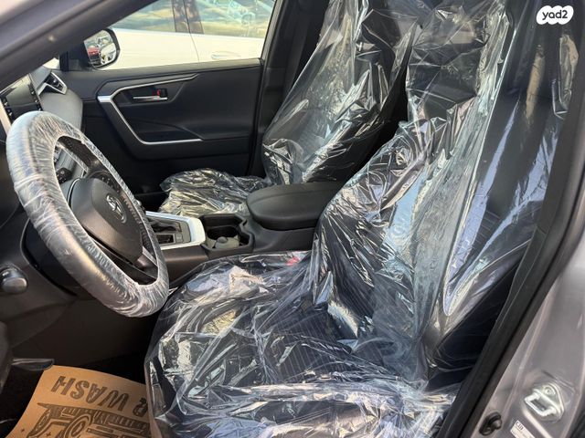 טויוטה RAV4