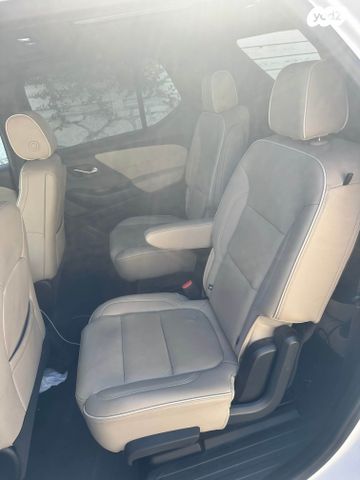 שברולט טראוורס