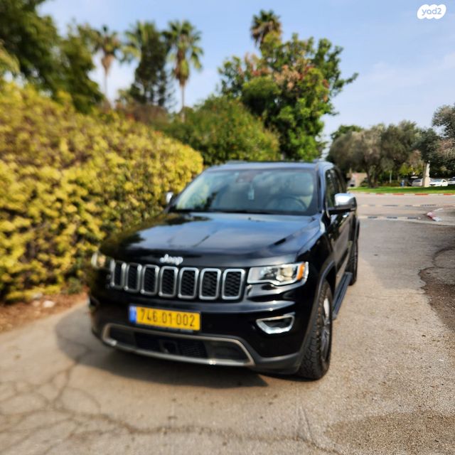 מודעת רכב ג'יפ גרנד צ'ירוקי