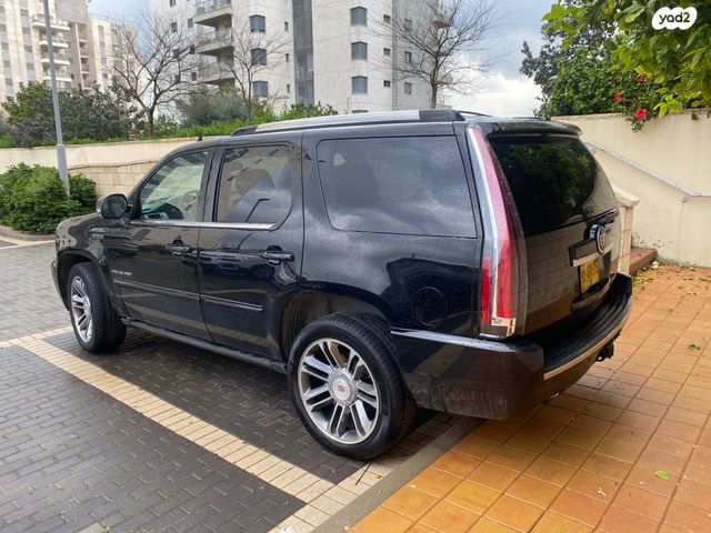 מודעת רכב קאדילק אסקלייד