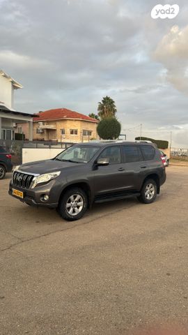 טויוטה לנד קרוזר