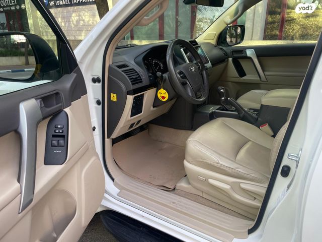 טויוטה לנד קרוזר