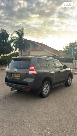 טויוטה לנד קרוזר