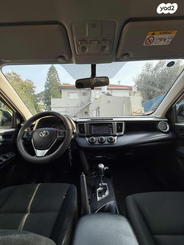 טויוטה RAV4