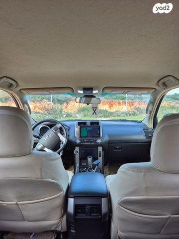 טויוטה לנד קרוזר