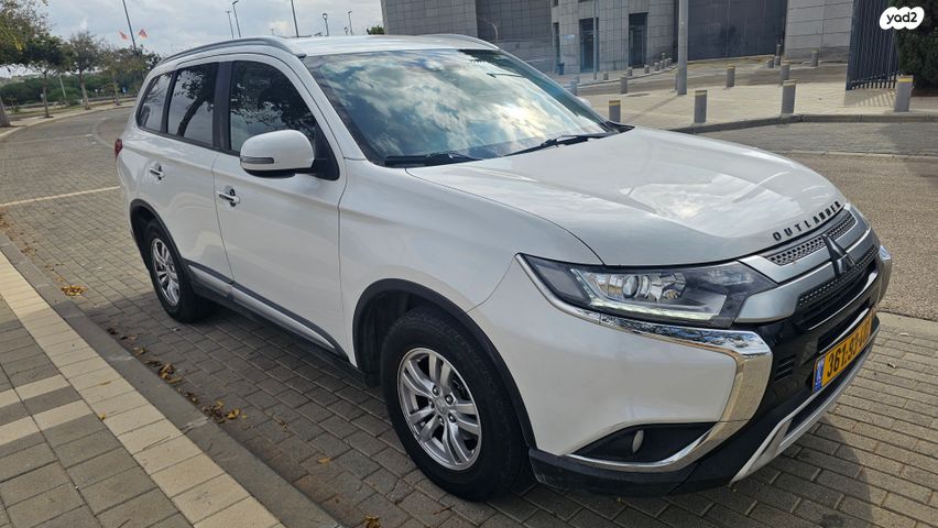 מיצובישי אאוטלנדר