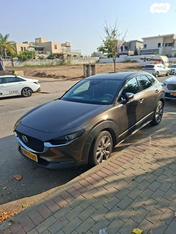 מודעת רכב מאזדה CX-30