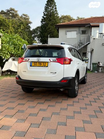 טויוטה RAV4