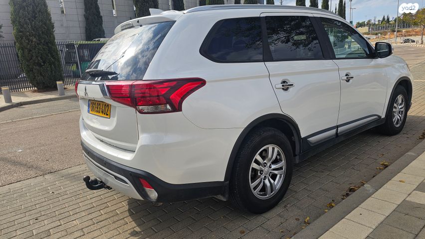 מיצובישי אאוטלנדר