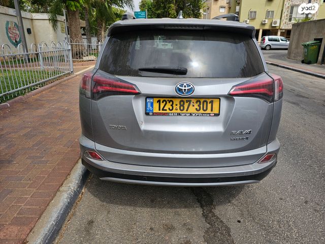 טויוטה RAV4