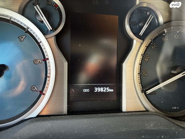 טויוטה לנד קרוזר