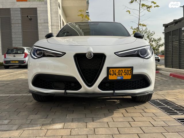 אלפא רומיאו סטלביו