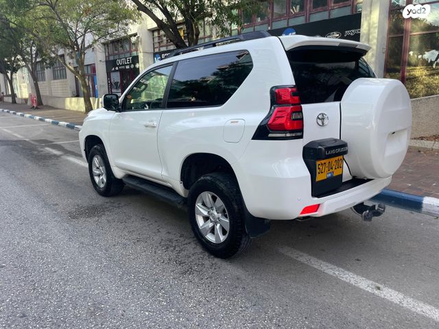 טויוטה לנד קרוזר