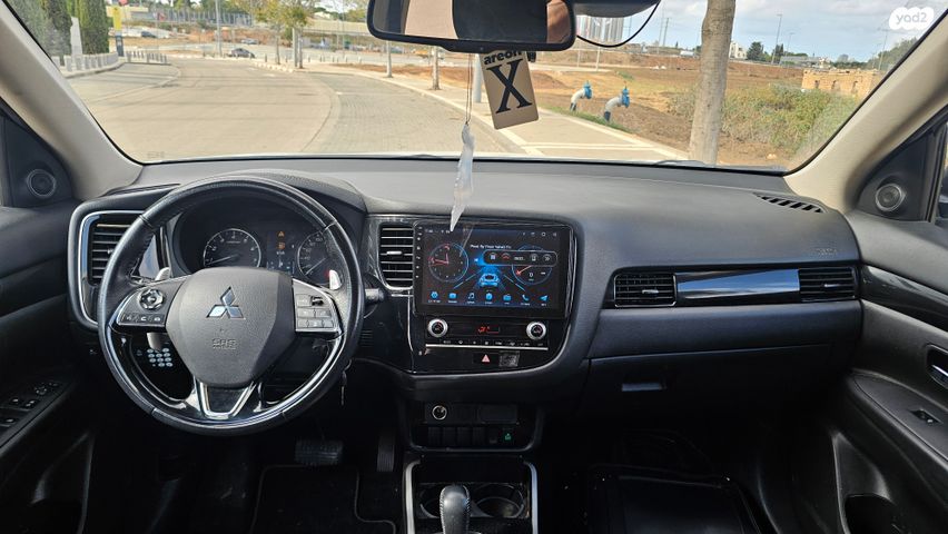 מיצובישי אאוטלנדר