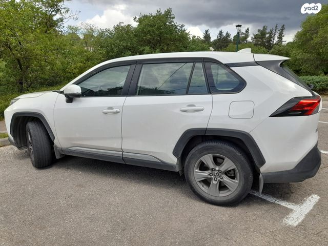 מודעת רכב טויוטה RAV4