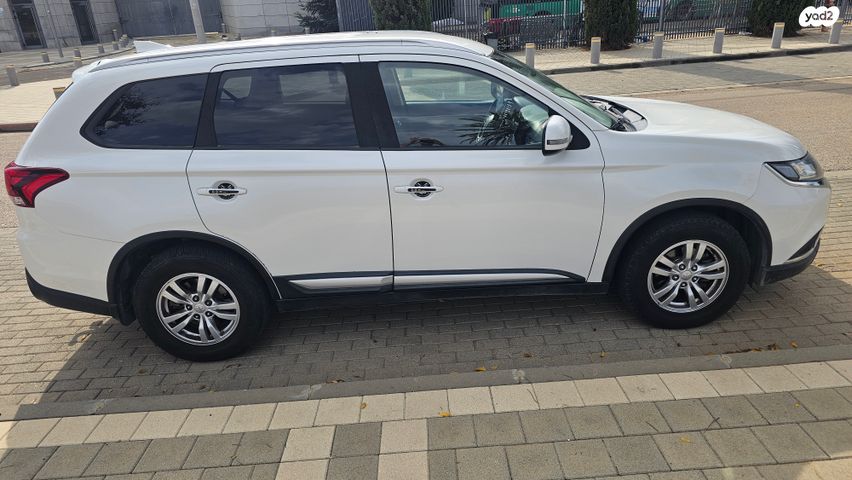 מיצובישי אאוטלנדר