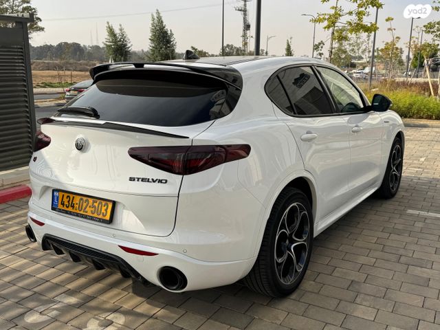 אלפא רומיאו סטלביו