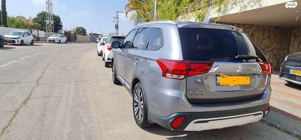 מיצובישי אאוטלנדר