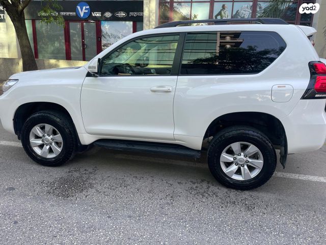 טויוטה לנד קרוזר