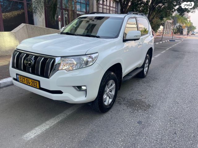 טויוטה לנד קרוזר