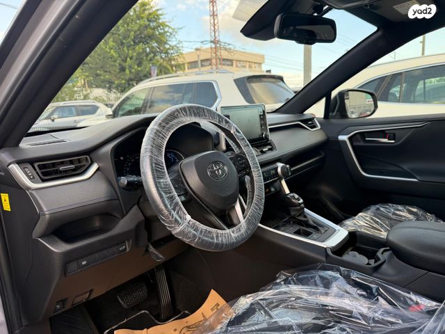 טויוטה RAV4