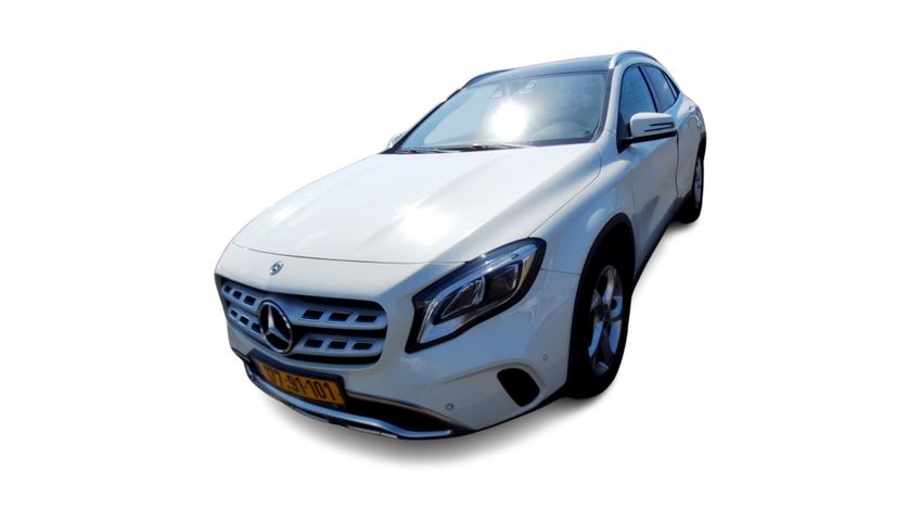 מרצדס-בנץ GLA