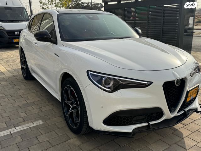 אלפא רומיאו סטלביו