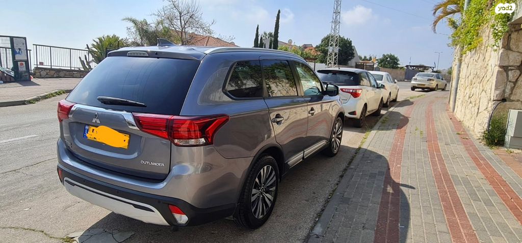 מיצובישי אאוטלנדר