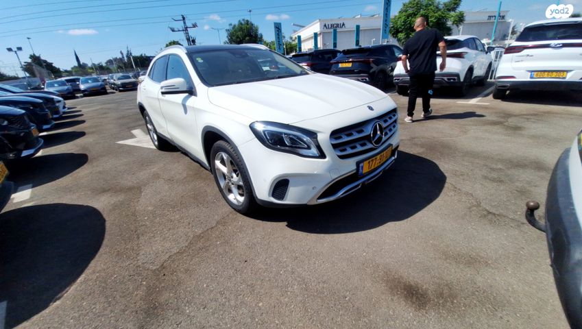 מודעת רכב מרצדס-בנץ GLA