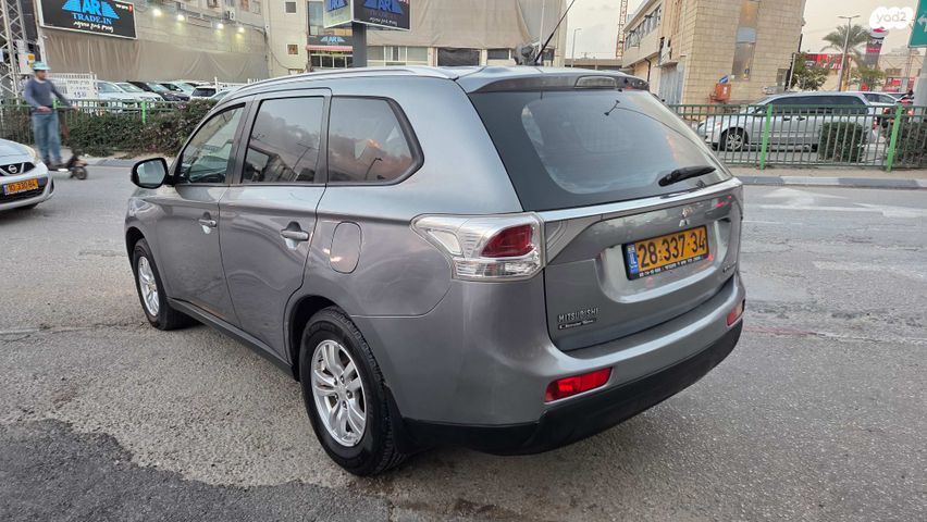 מיצובישי אאוטלנדר