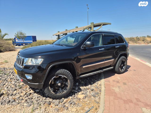 מודעת רכב ג'יפ גרנד צ'ירוקי