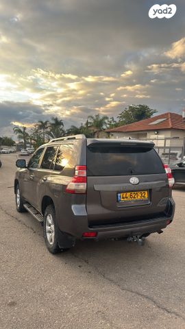 טויוטה לנד קרוזר