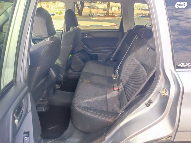 סובארו פורסטר