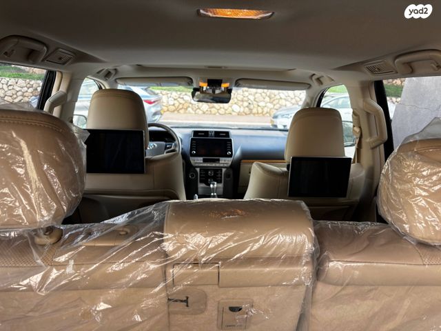 טויוטה לנד קרוזר