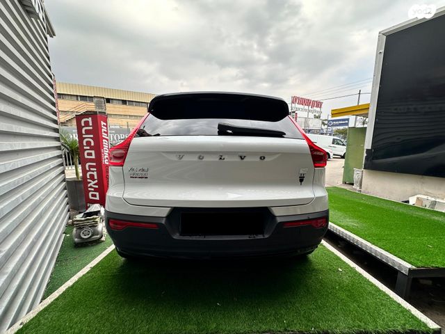 וולוו XC40