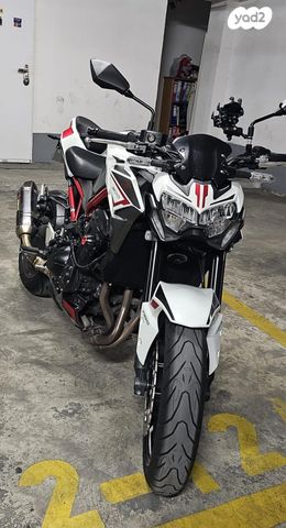 קאוואסאקי Z900