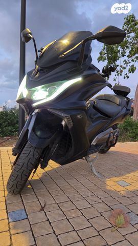 מודעת רכב קימקו AK 550