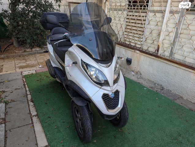 מודעת רכב פיאג'ו MP3 500