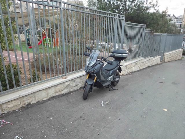 סאן יאנג ADX400