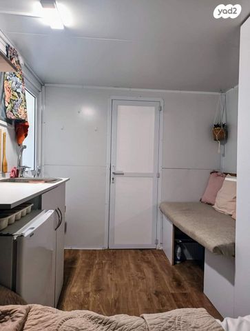 מודעת רכב נגרר (קראוון נגרר)