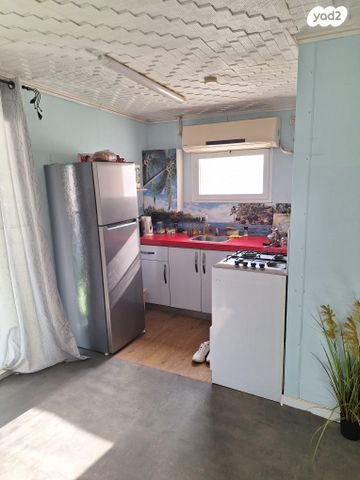 יאכטות - סירות מנוע