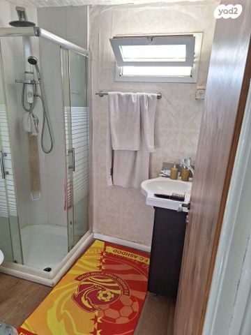 יאכטות - סירות מנוע