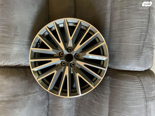 feedItemObj.data.row_1