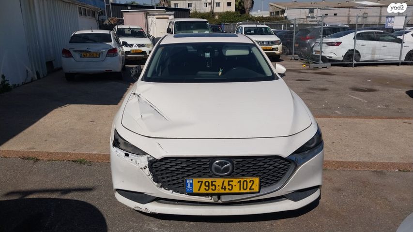 מודעת רכב מאזדה 3