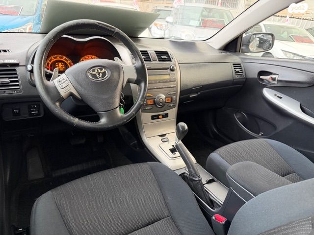 טויוטה קורולה