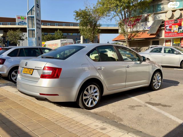 סקודה אוקטביה