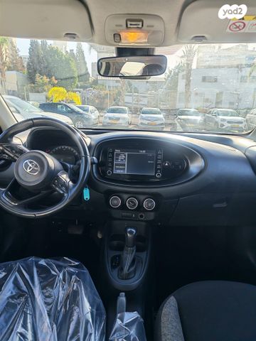 טויוטה אייגו X