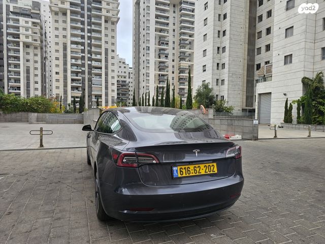 טסלה מודל 3