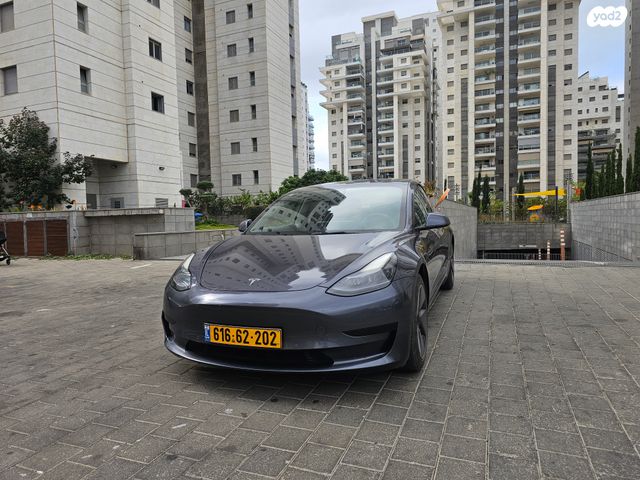 מודעת רכב טסלה מודל 3